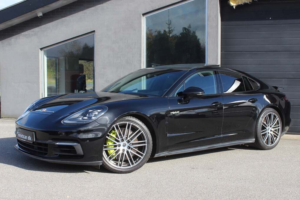 Porsche Panamera 4