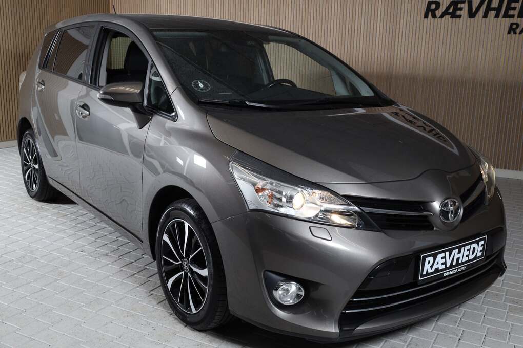 Toyota Verso VVT-i T2 Premium 7prs